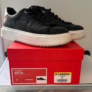 Wishbone (from Brown’s) Beth Women's Black Leather Platform Sneakers
